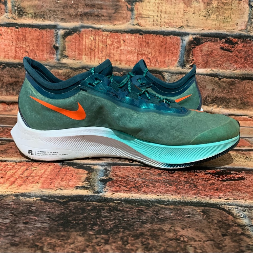 Nike Zook Fly 3 Athletic Shoes 👋🏼 - Picture 2 of 10